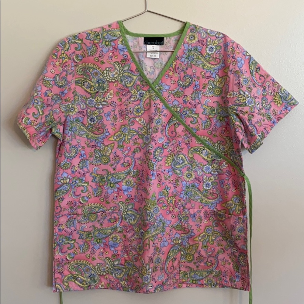 Cherokee Scrub Print Top